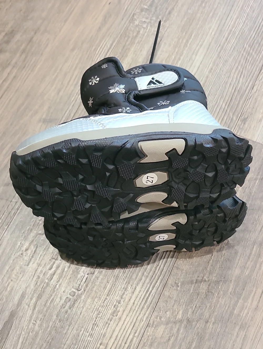 Mishansha Kids Black & Silver Snow Boots Size 10.5